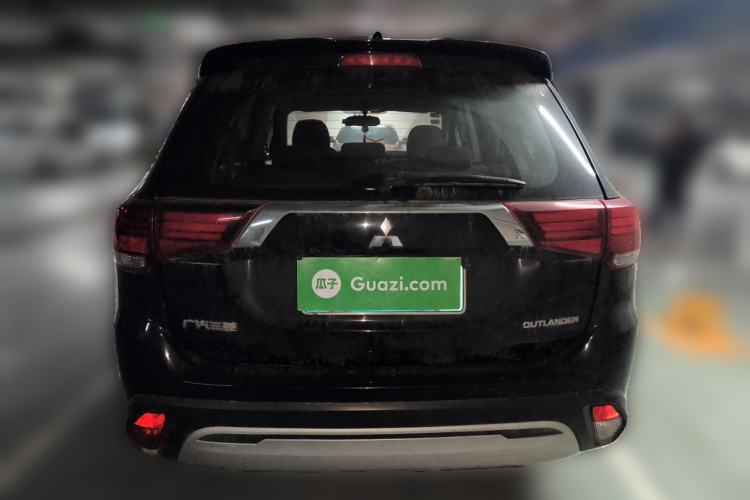 Used Mitsubishi Outlander 2019 2.0L Two-Wheel Drive Comfort Edition 7-Seater China VI Standard
