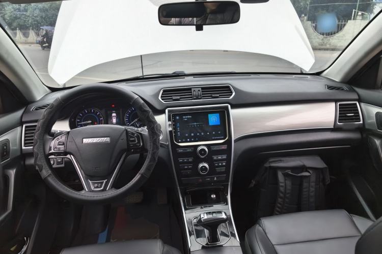 Used Haval H2 2018 1.5T Dual-Clutch Two-Wheel Drive Fashion Model China VI Standard