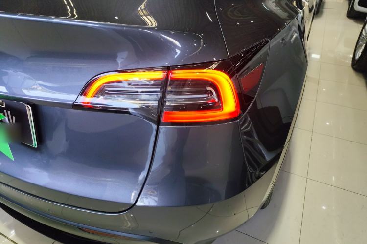 Used Tesla Model Y 2021 Long-Range All-Wheel-Drive Version
