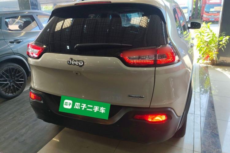 Used  Cherokee 2016 2.0L Superior Edition
