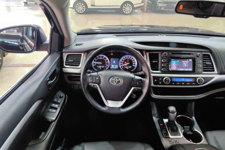 Used Toyota Highlander 2017 2.0T Four-Wheel Drive Luxury Edition 7 Seats