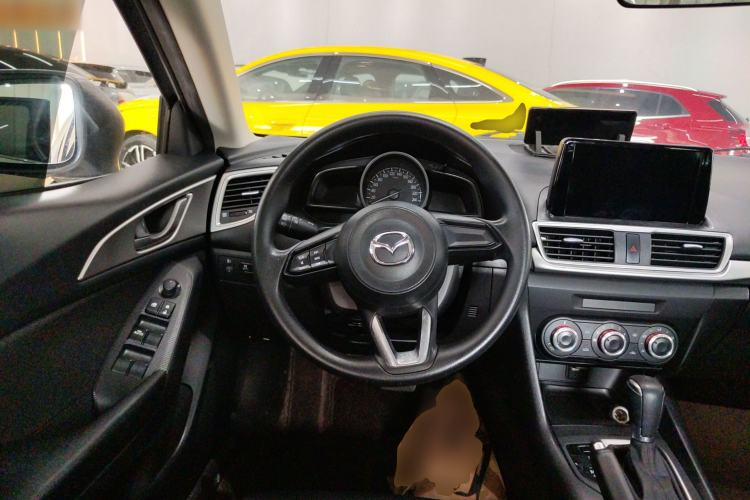 Used Mazda Mazda 3 Axela 2019 Cloud-Controlled Version Sedan 1.5L Automatic Comfort Trim China V Standard
