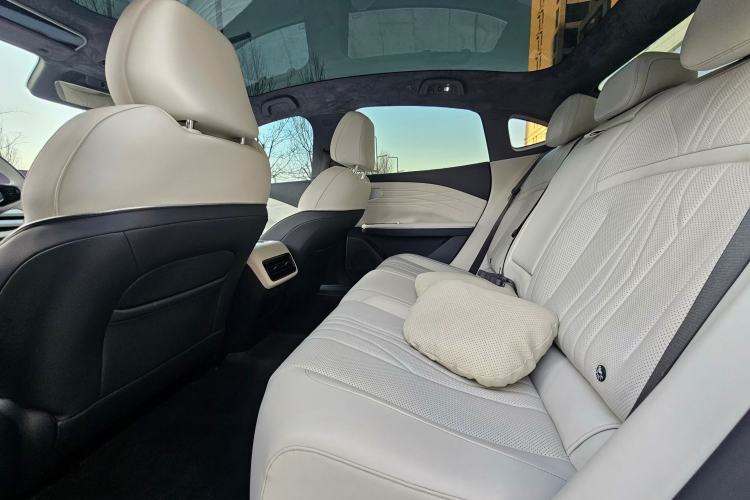 Used  E8 2024 665 km Range Rear-Drive Starship Long-Range Version