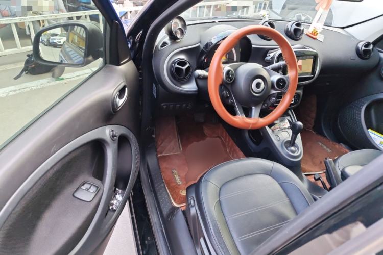 Used  forfour 2018 0.9T 66 kW Pioneer Edition
