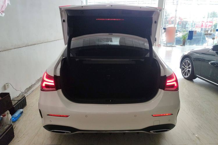 Used Mercedes-Benz A-Class 2022 Revised Version A 200 L Sport Sedan Fashionable Style
