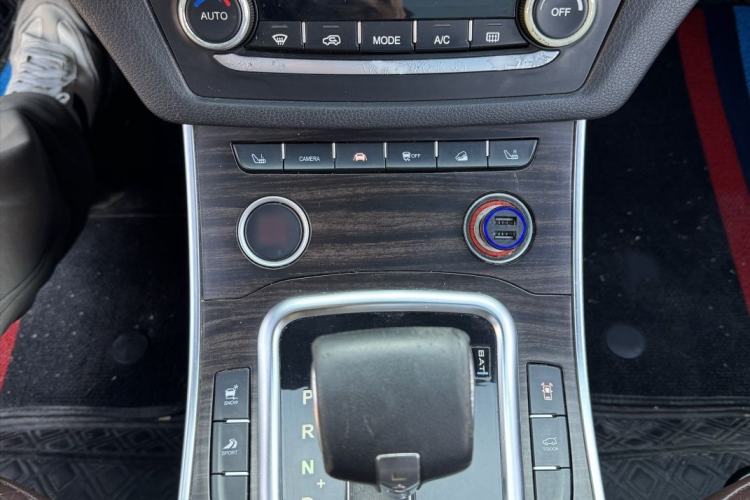 Used Land X7 2015 2.0T Panoramic Prestige Edition