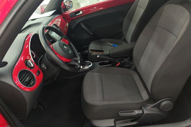 Used Volkswagen Beetle 2015 180TSI model
