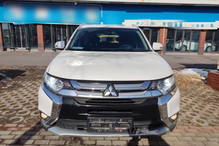 Used Mitsubishi Outlander 2018 2.0L Two-Wheel Drive Glory Edition 5 Seats

