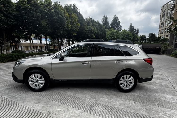 Used Subaru Outback 2017 2.5i Luxury Navigation Edition with EyeSight
