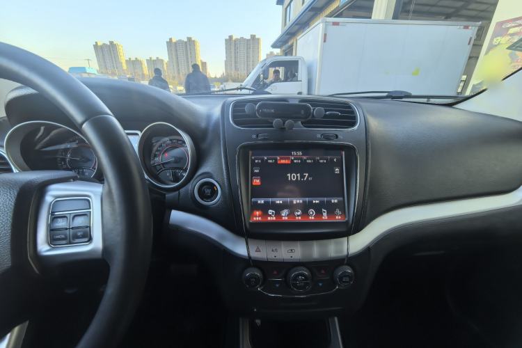 Used Dodge Journey 2013 2.4L Two-Wheel Drive Luxury Version
