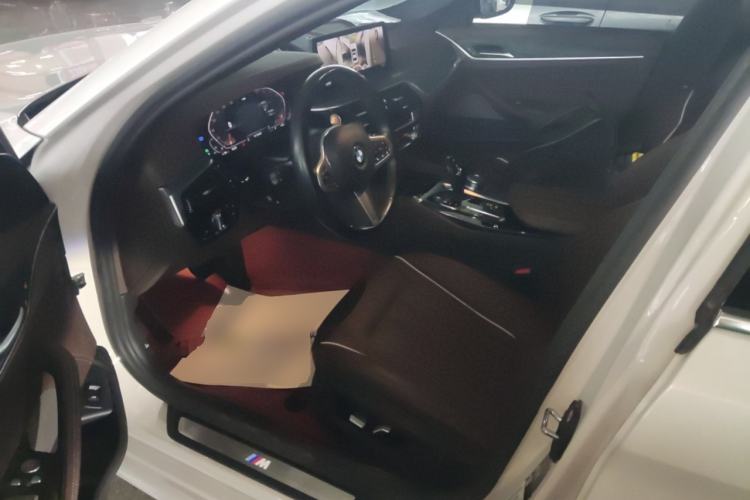 Used BMW 5 Series 2022 Second Facelift 530Li Leading Edition M Sport Package
