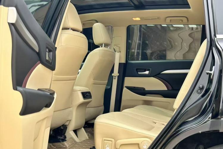 Used Toyota Highlander 2015 2.0T Four-Wheel Drive Luxury Edition 7-Seater
