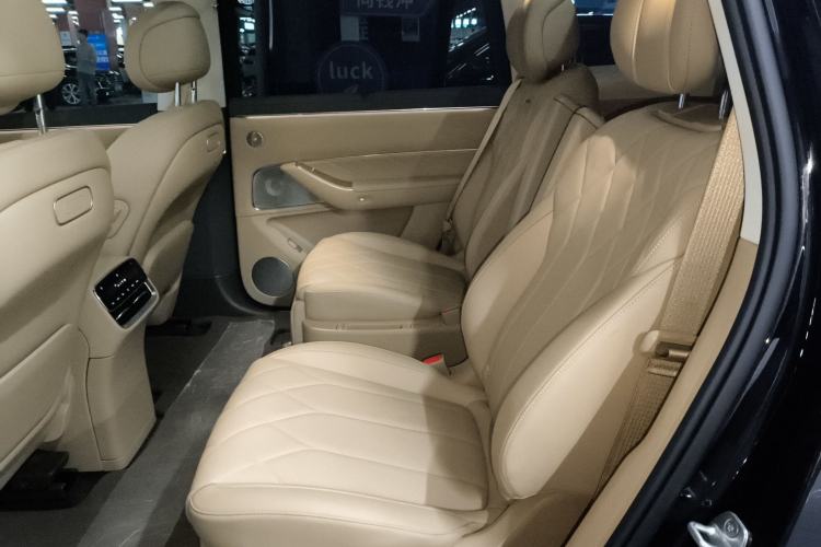 Used Hima AITO M8 2025 Extended-Range Max+ Version 53.4 kWh 6-Seater Edition
