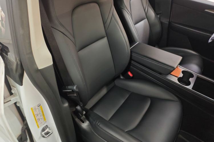 Used Tesla Model Y 2021 Long-Range All-Wheel-Drive Version 3D7