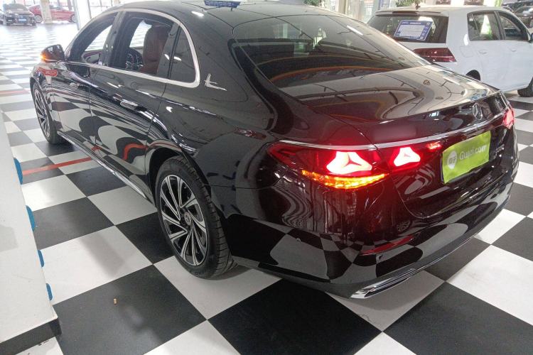 Used Mercedes-Benz E-Class 2025 E 300 L Luxury Model
