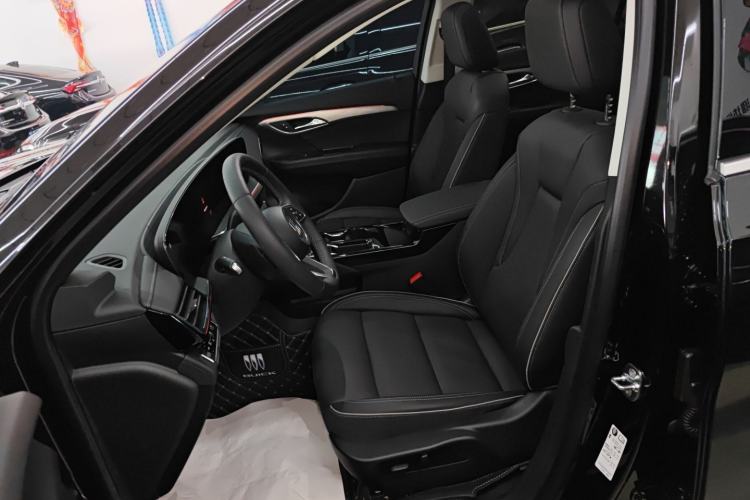 Used Buick Envision 2025 Encore Plus 28T Two-Wheel-Drive Platinum Edition