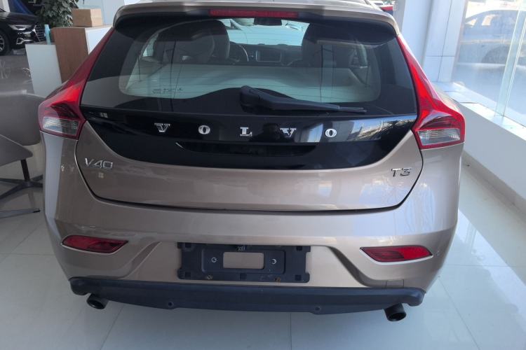 Used Volvo V40 2016 T3 Zhiyi Edition
