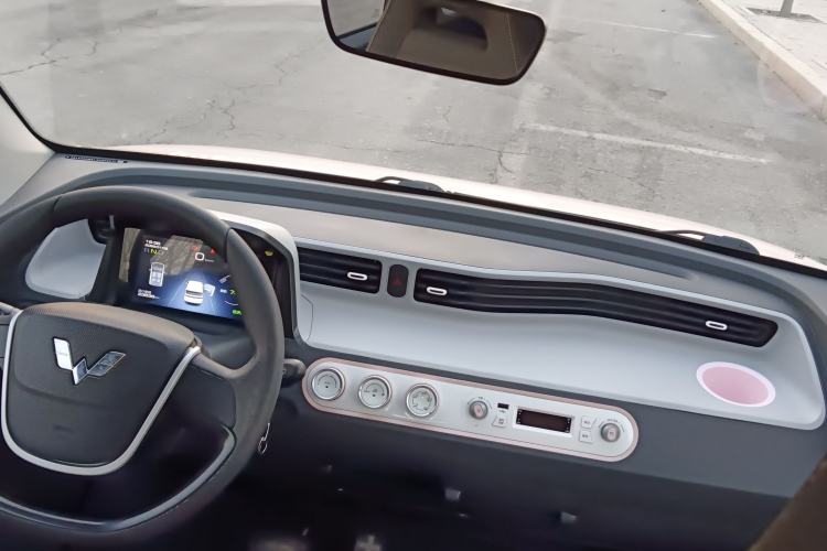 Used Wuling Hongguang MINIEV 2021 Macaron Fashion Model Lithium Iron Phosphate
