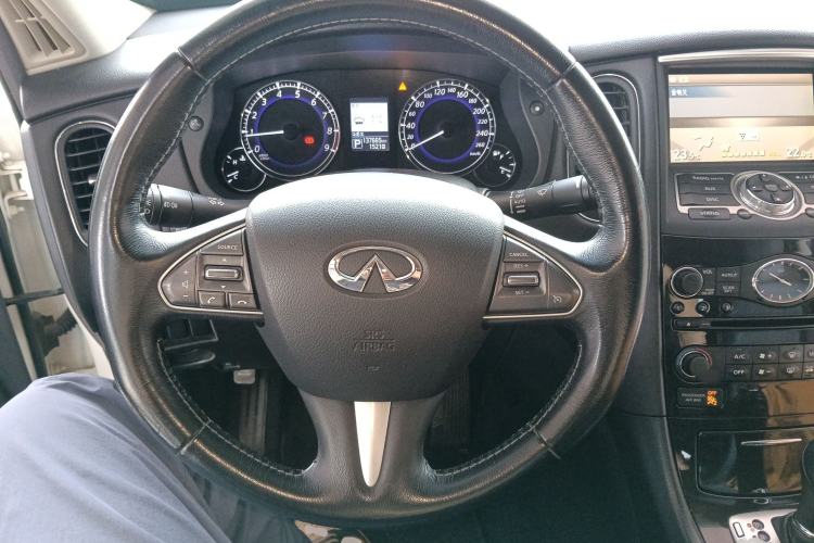 Used Infiniti QX50 2015 2.5L Comfort Edition
