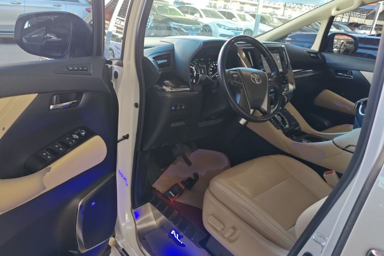 Used Toyota Alphard 2019 Dual-Engine 2.5L Luxury Edition
