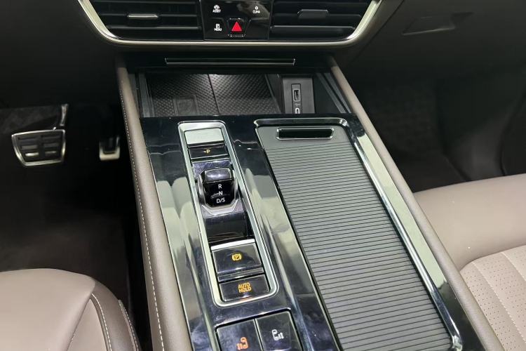 Used Volkswagen Viloran 2024 380TSI Luxury Edition