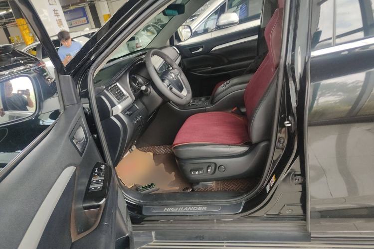 Used Toyota Highlander 2018 2.0T Four-Wheel Drive Luxury Version 7 Seats China VI Standard
