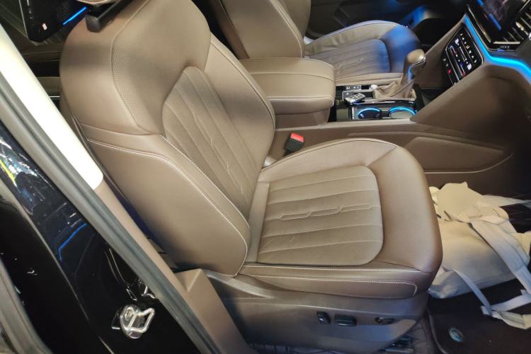 Used Volkswagen Viloran 2020 330TSI Luxury Edition
