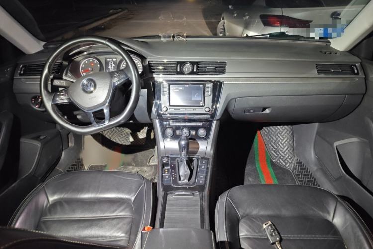 Used Volkswagen Passat 2017 330TSI DSG Luxury Edition
