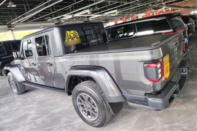 Used  Gladiator 2022 3.6L Pioneer Edition

