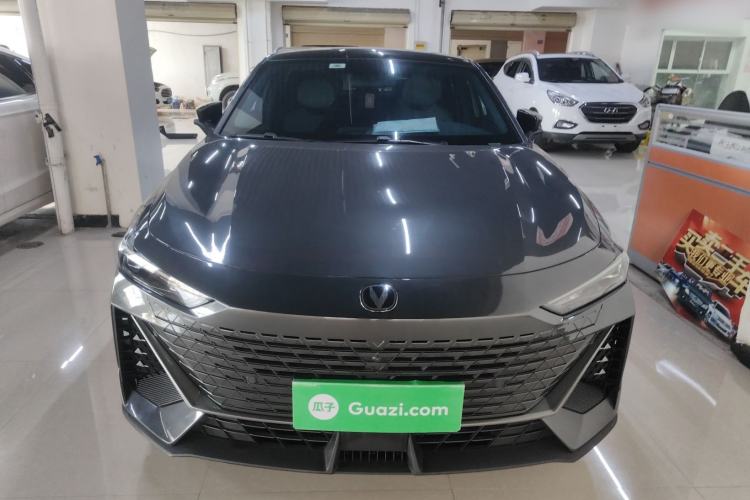 Used Changan UNI-V 2022 1.5T Prestige Version
