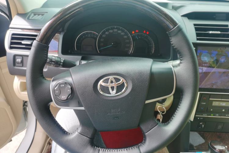 Used Toyota Camry 2016 2.0G 10th Anniversary Leading Edition
