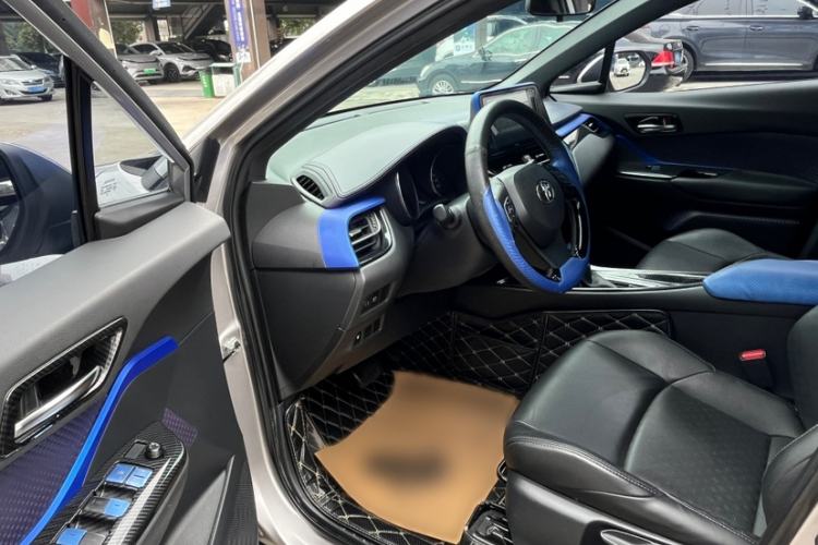 Used Toyota IZOA 2018 2.0L Yichi Version China VI Standard
