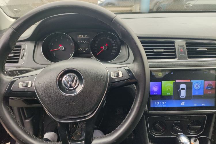 Used Volkswagen Lavida 2017 1.6L Automatic Comfort Edition
