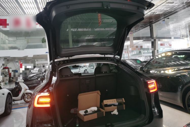 Used Tesla Model Y 2023 Rear-Wheel-Drive Version
