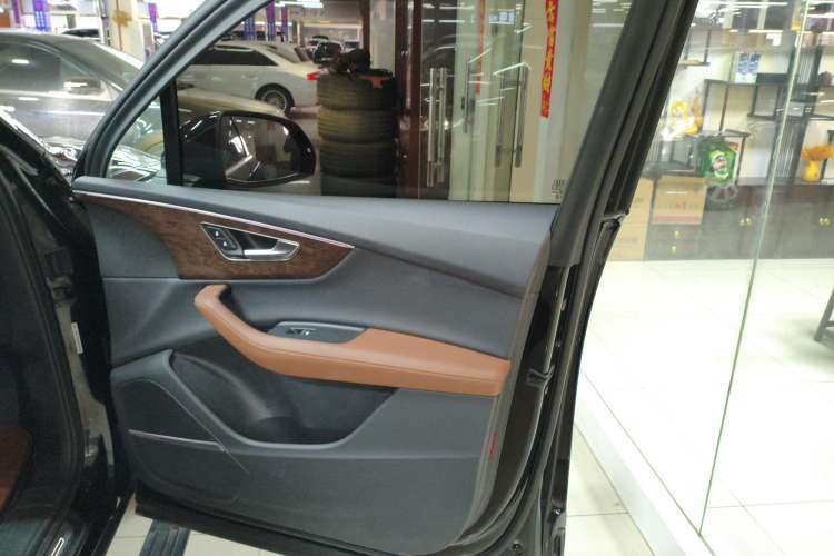 Used Audi Q7 2022 55 TFSI quattro S line Sport model
