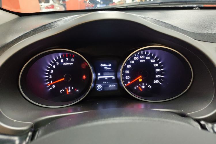 Used Kia Sportage R 2015 2.0L Automatic Two-Wheel Drive DLX Model
