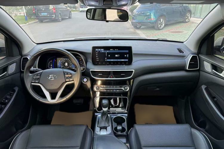 Used Hyundai Tucson 2020 280TGDi Two-Wheel-Drive GLS Fashion Edition China VI Standard
