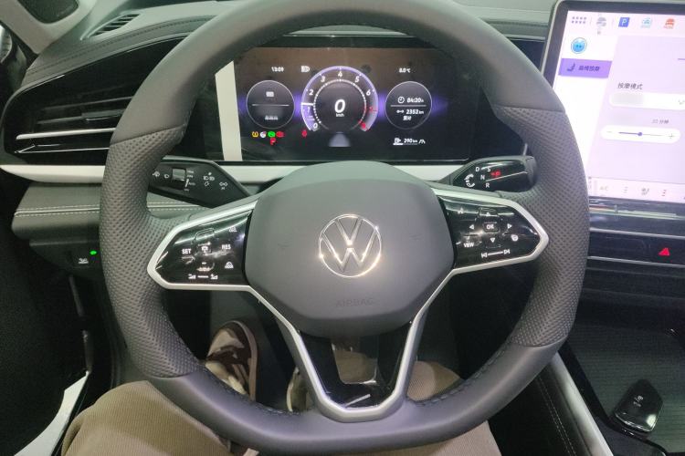 Used Volkswagen Passat 2025 Pro 380TSI Dragon Edition
