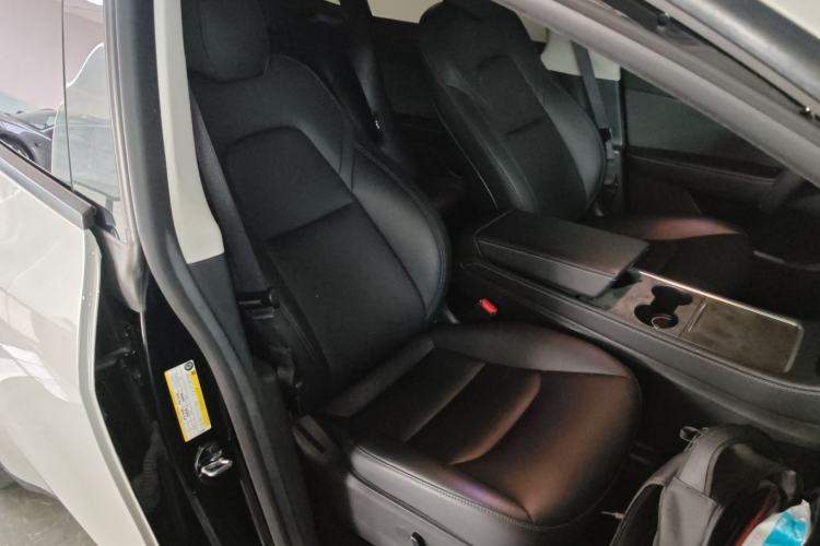 Used Tesla Model Y 2022 Long-Range All-Wheel-Drive Version
