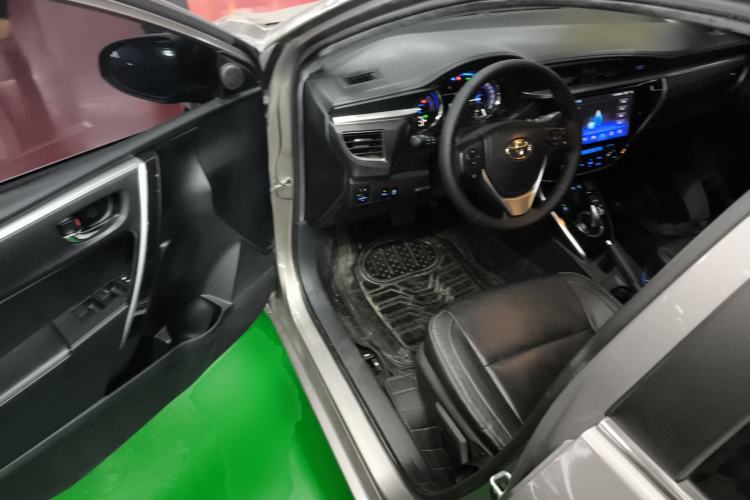 Used Toyota Corolla 2016 Dual-Engine 1.8L E-CVT Elite Edition
