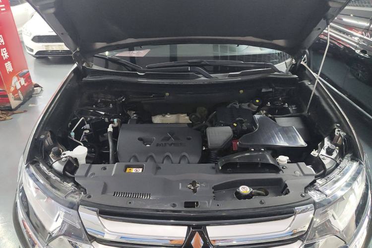 Used Mitsubishi Outlander 2018 2.0L Two-Wheel Drive Glory Edition 5 Seats
