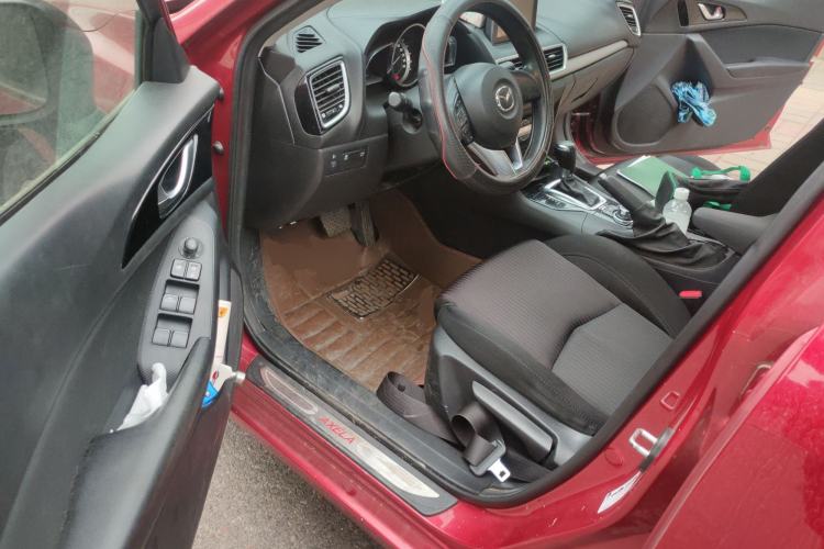 Used Mazda Mazda 3 Axela 2014 Sedan 1.5L Automatic Luxury Model