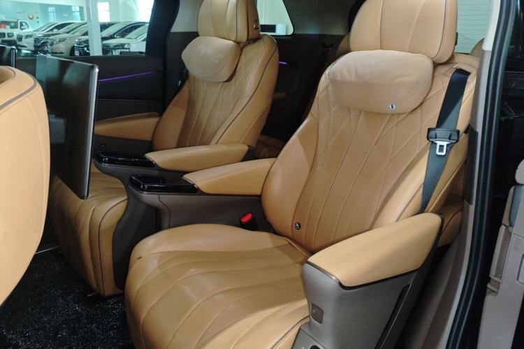 Used Denza D9 2022 DM-i 970 Four-Wheel Drive Flagship Model