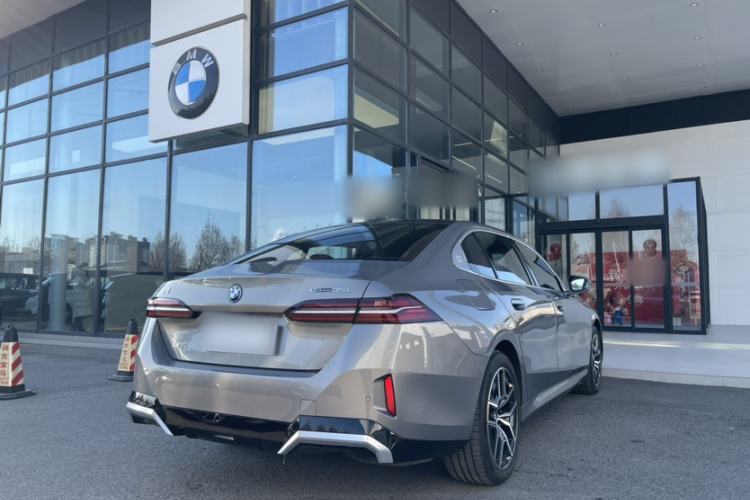 Used BMW i5 2024 eDrive 35L M Sport Package
