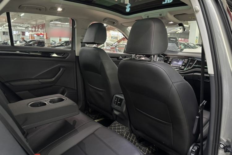 Used Volkswagen T-ROC 2018 280TSI DSG Two-Wheel-Drive Comfort Version China V Standard