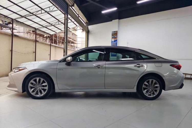 Used Toyota Avalon 2019 Dual-Engine 2.5L Luxury Edition China VI Standard

