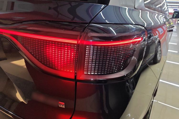 Used Hima AITO M9 2024 All-Electric Ultra Version 100 kWh 6-Seater Model
