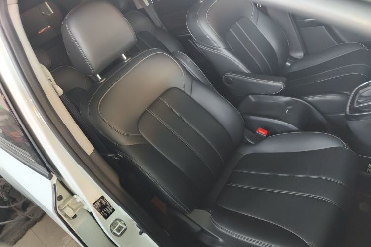 Used GAC Trumpchi M6 2021 270T DCT Luxury Edition (7 Seats)
