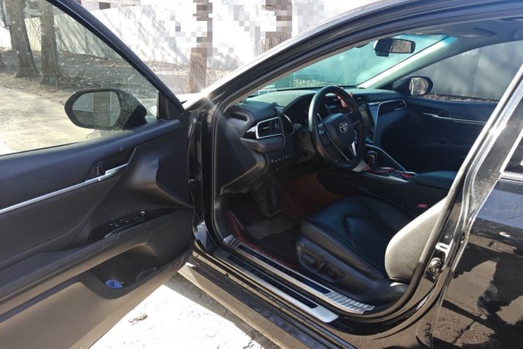 Used Toyota Camry 2018 2.0E Leading Edition
