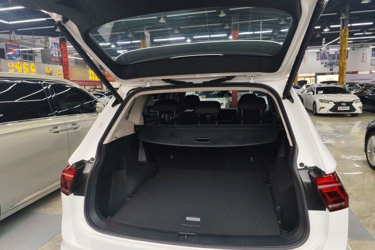 Used Volkswagen Tiguan L 2023 330TSI Automatic Two-Wheel Drive R-Line Enjoyment Edition